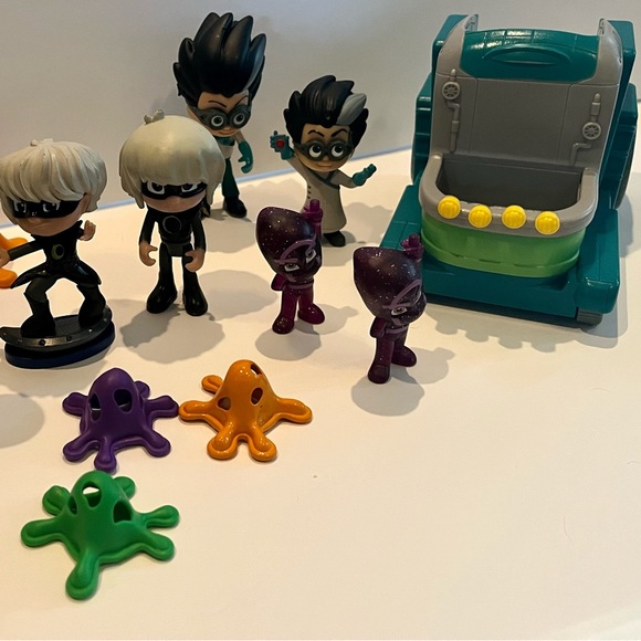 PJ Mask Hero & Villains & Their Rides - PJ Mask Lot - Picture 6 of 16